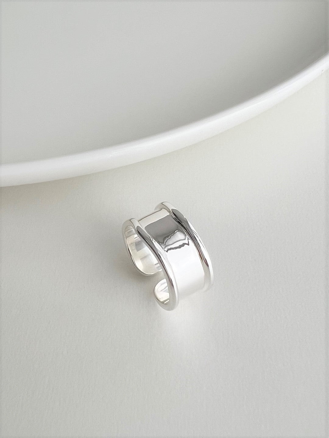 Thassos Simple Chic Silver Ring