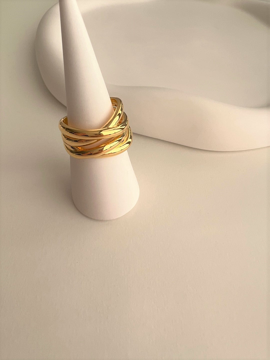 Annie Cross Twisted Ring