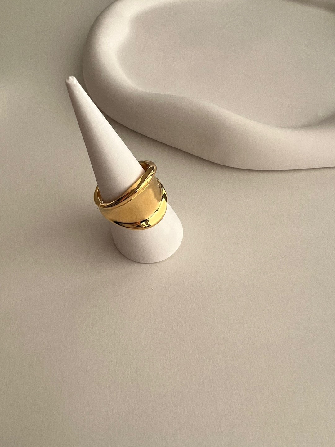 Corfu Simple Chic Ring