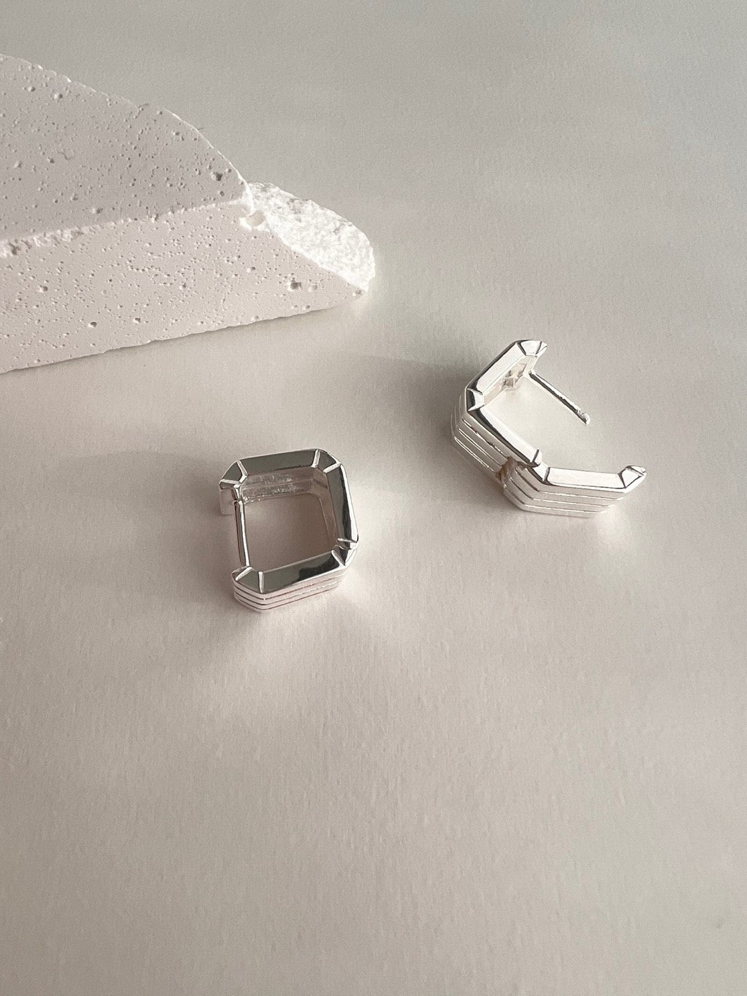 Sara Square Chic Earrings