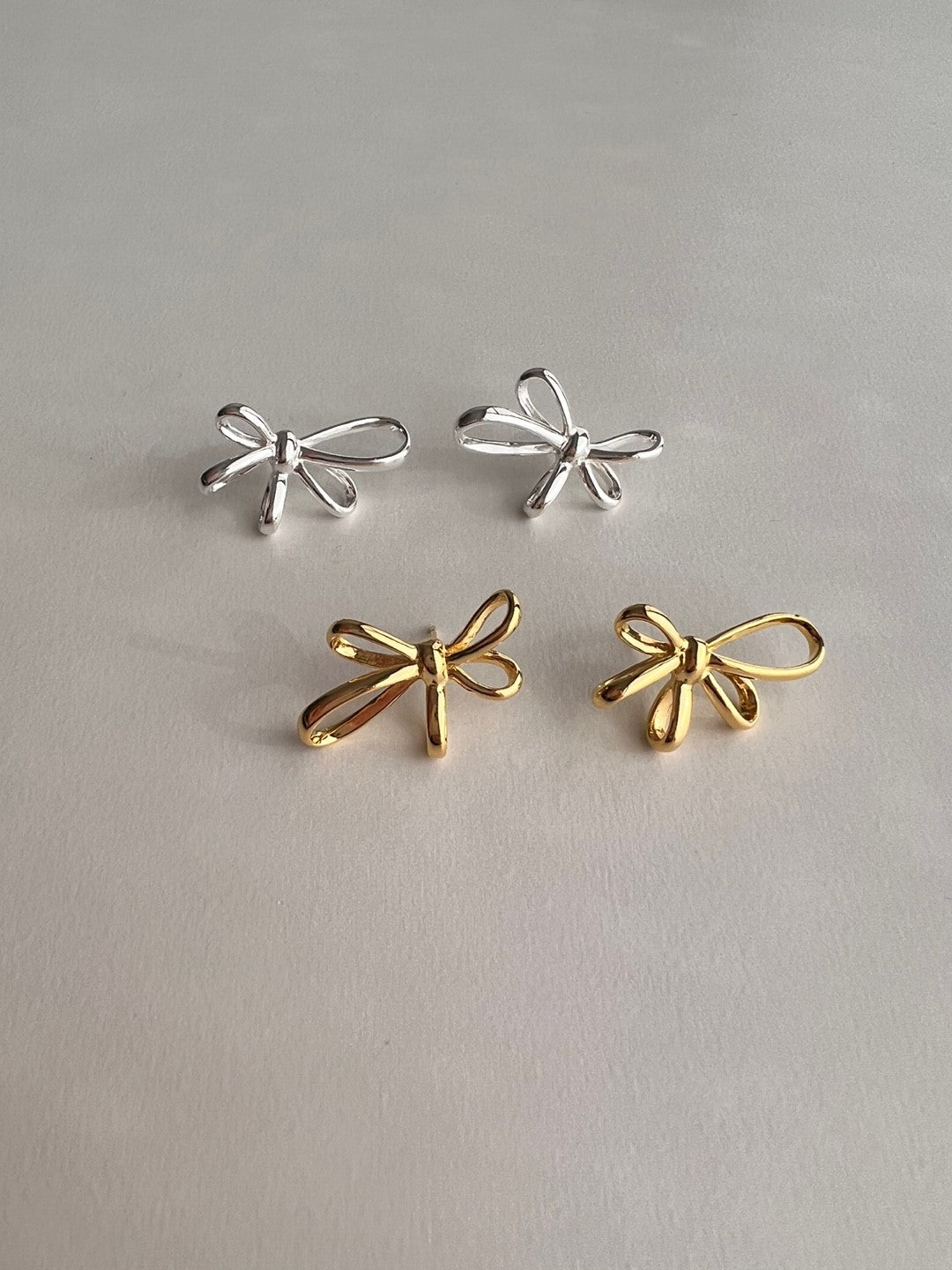 Samos Large Bow Studs