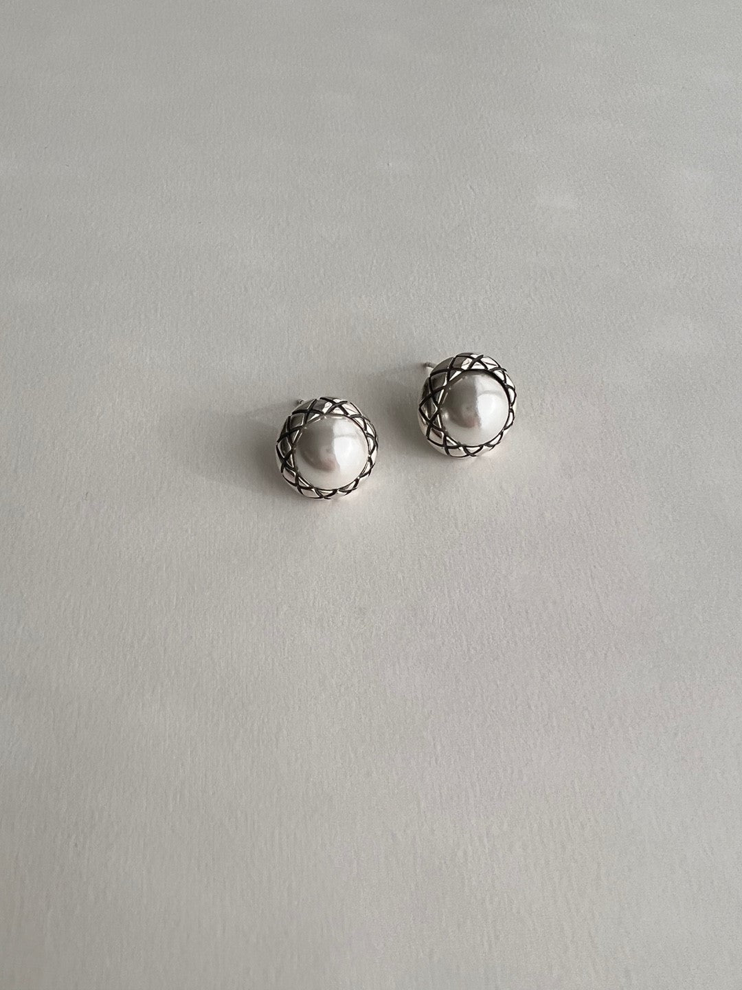 Coco Vintage Look Pearl Studs