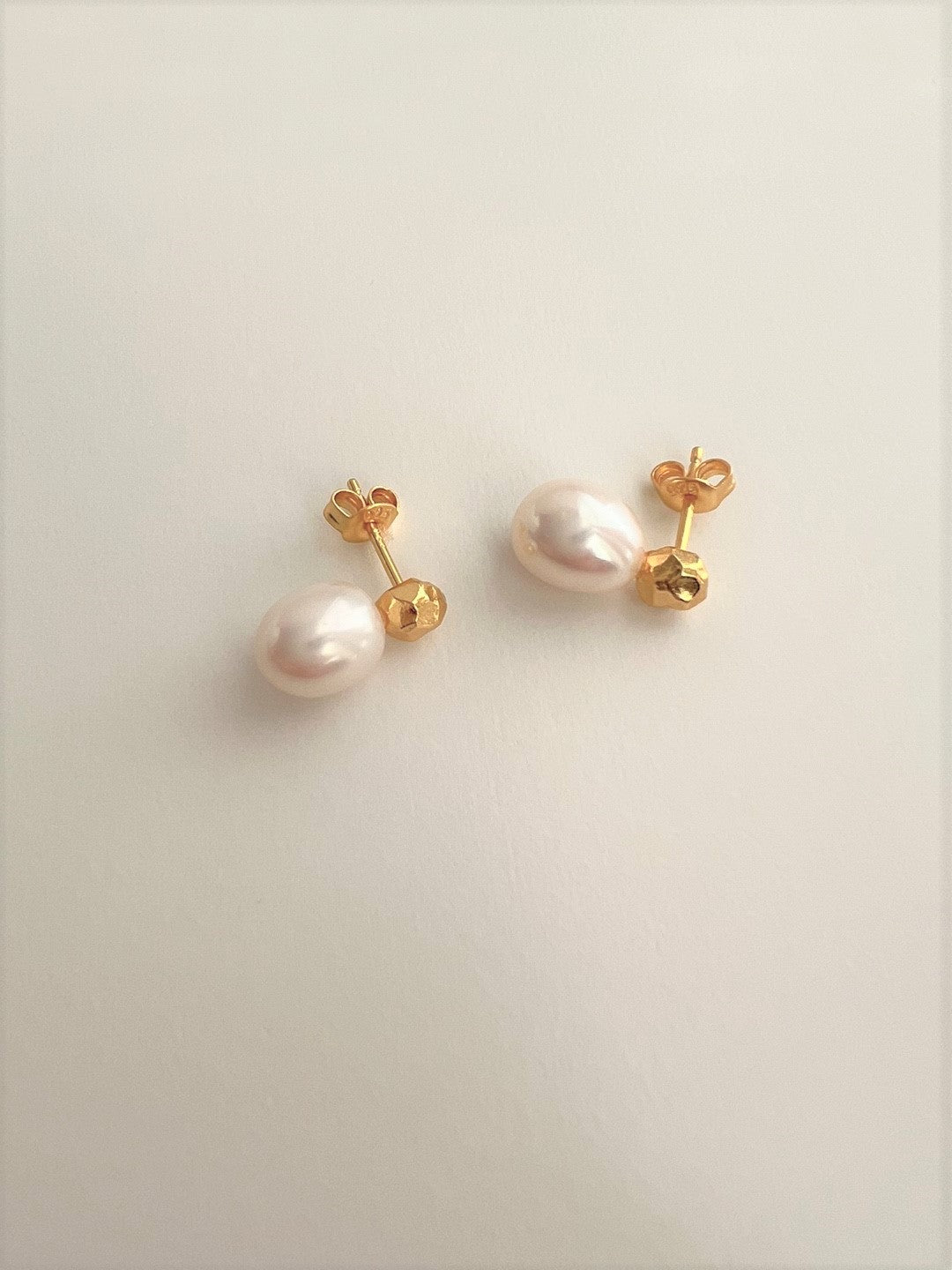 Cecilia Chic Gold & Pearl Dots Studs
