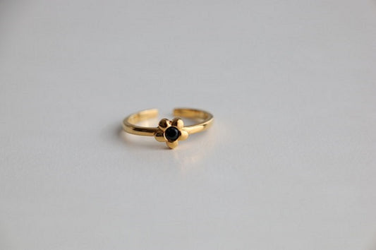 Evia Gold Flower Ring