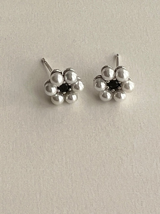 Paxos Flower Vintage Look Studs