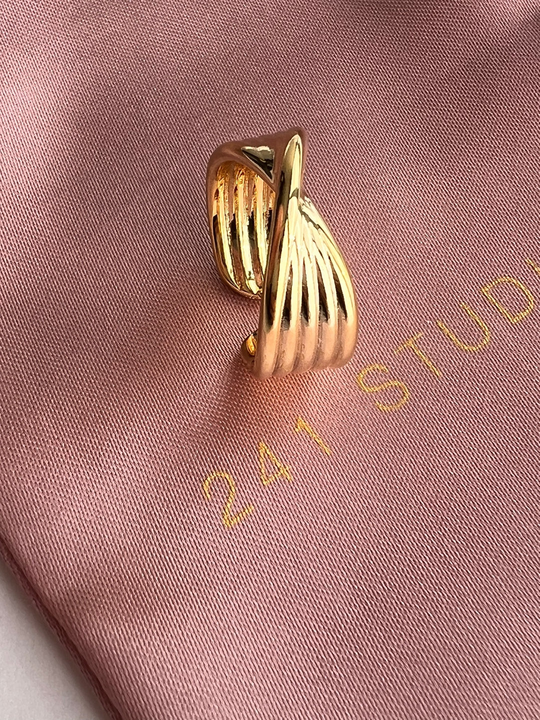 Lipsi Stylish Open Brass Ring - LIMITED EDITION