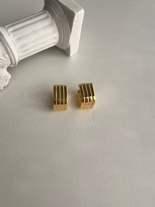 Sara Square Chic Earrings