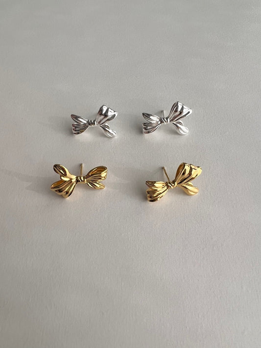 Samos Medium Bow Studs