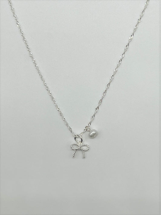 Nimos Bow Pearl Point Silver Necklace