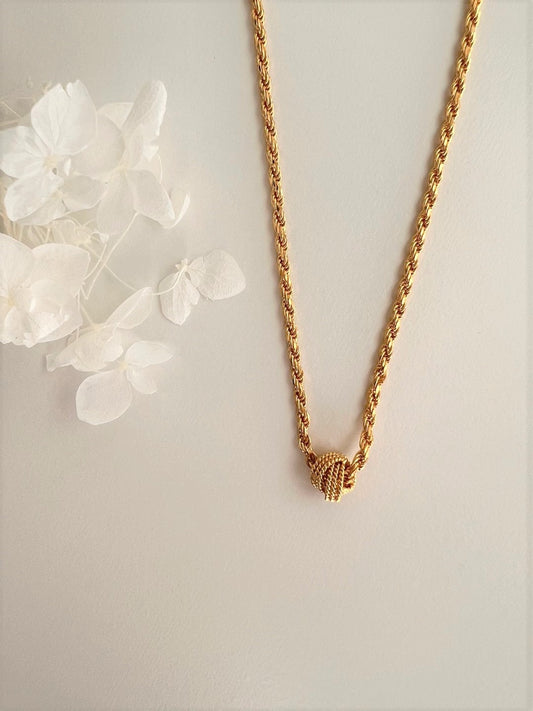 Anna Classic Bold Knot Necklace