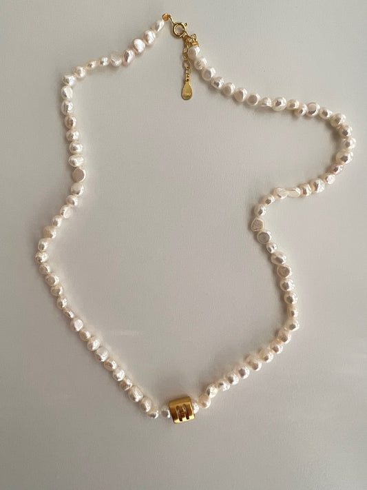 Gold Letter Pearl Necklace (A-Z)
