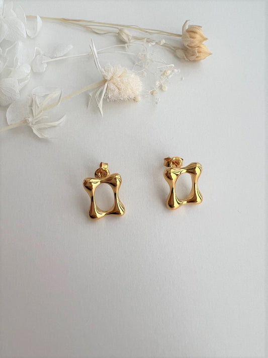Ahe Chic Rectangle Studs