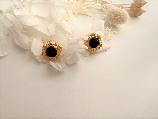 Ahe Vintage Black Gold Chic Studs