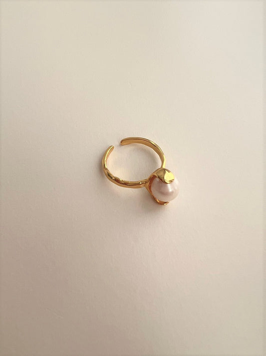Sisi Single Pearl Gold Ring