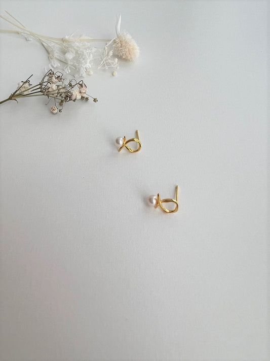 Ahe Little Pearl Studs