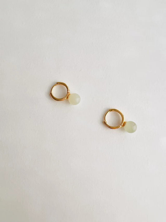 Sirna Green Agate Ball Earrings